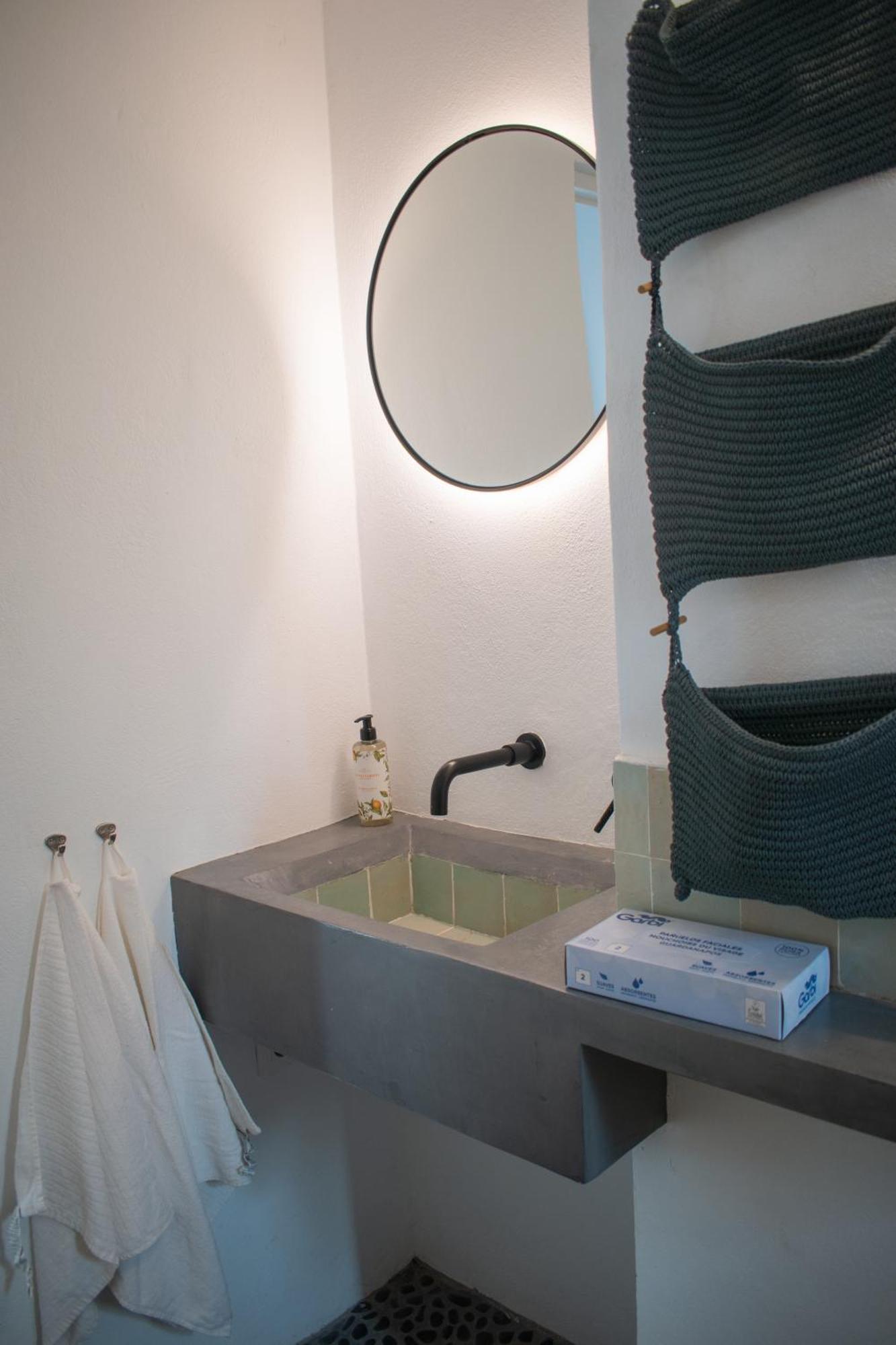 Aristoy Hotel